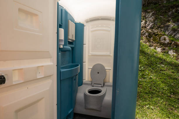 Best Portable restroom trailer rental  in Hillsdale, MI